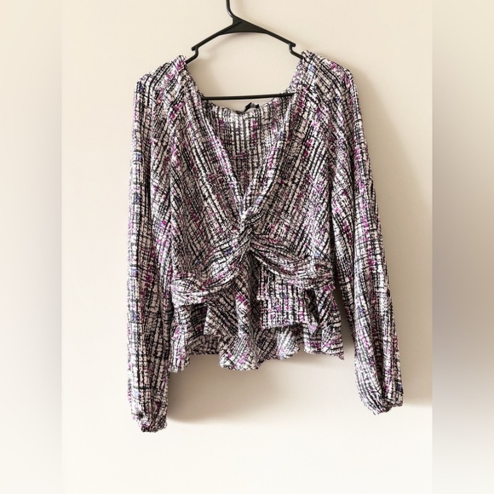 Express blouse with a raffle in the bottom part elegant top, for evening date